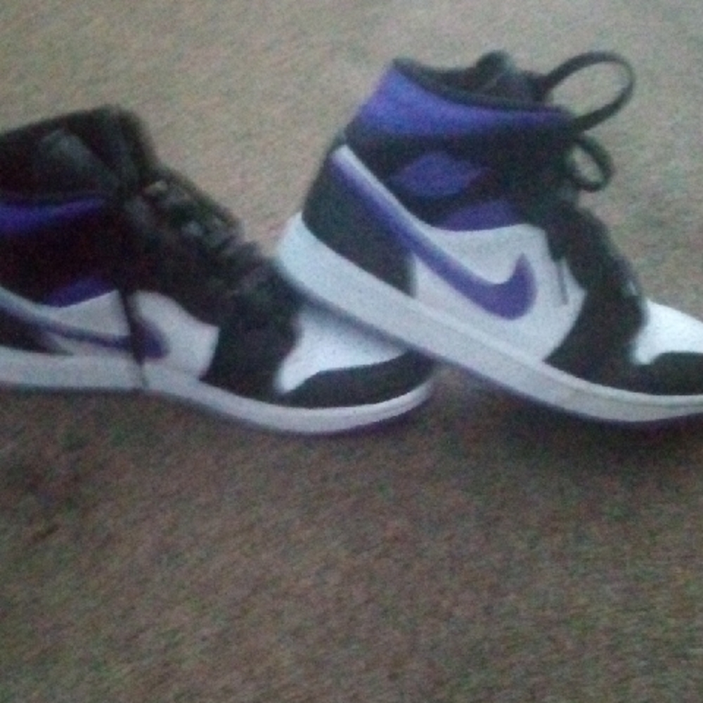 Jordan Sneakers Black Purple White
